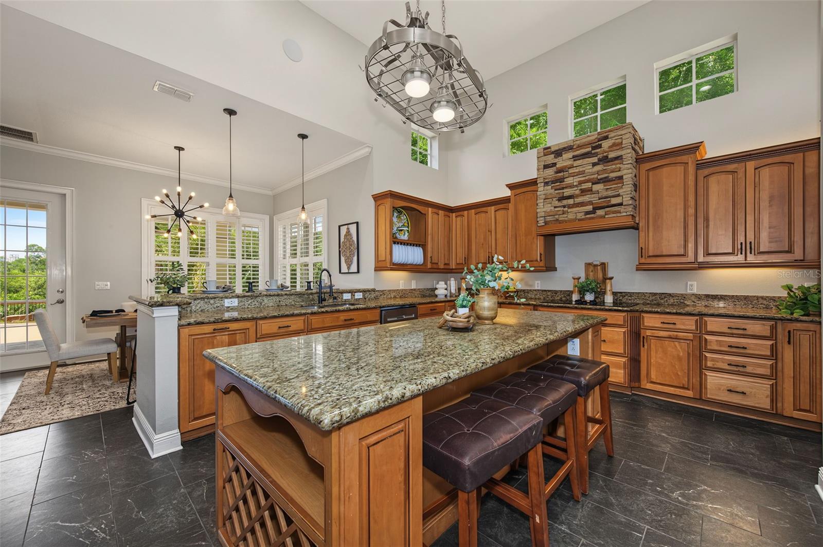 3143 PINEVIEW DR — photo 11
