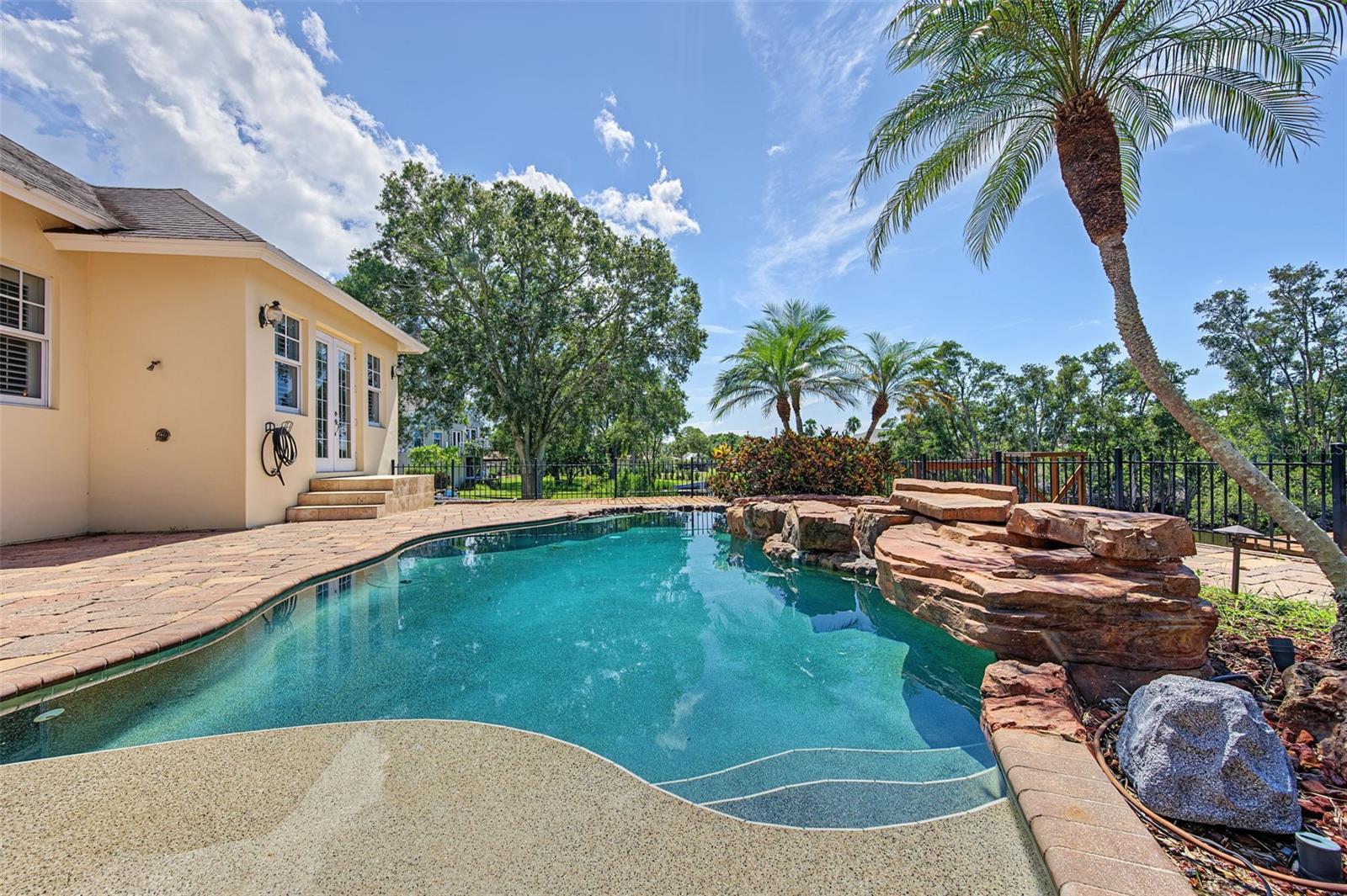 3143 PINEVIEW DR — photo 50