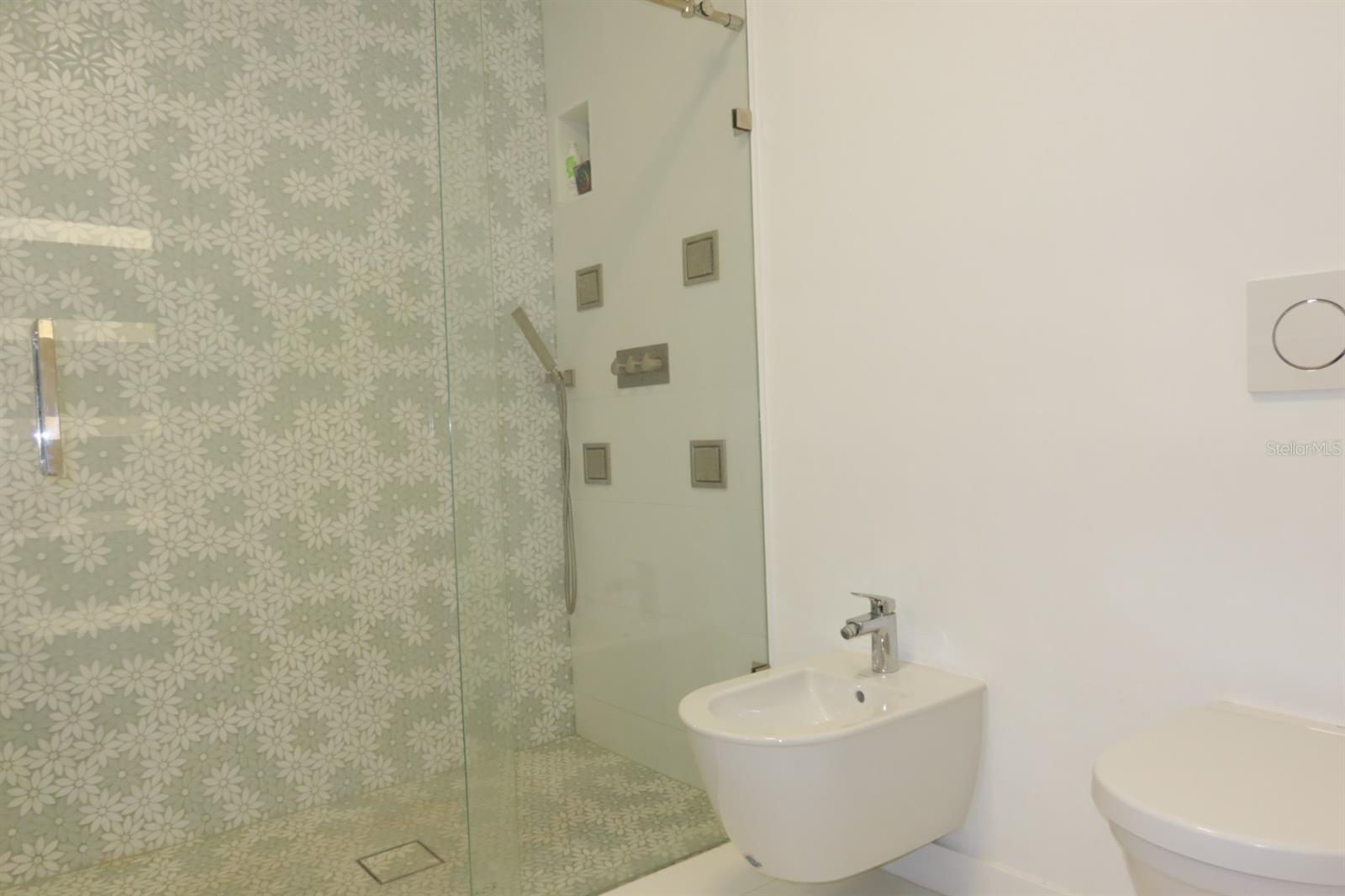 2518 HICKORY CT — photo 72