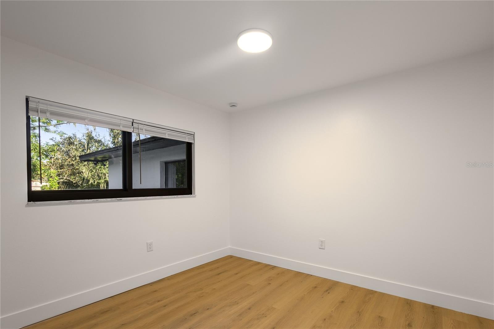 307 GLEN BURNIE AVE — photo 13