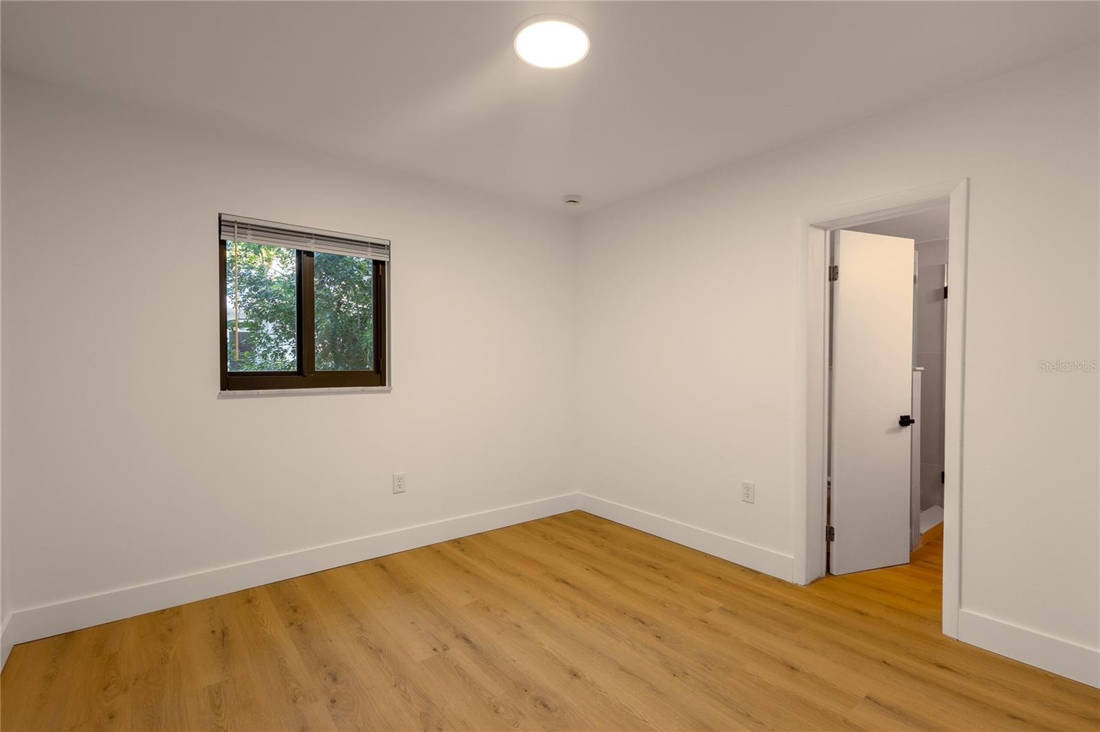 307 GLEN BURNIE AVE — photo 11