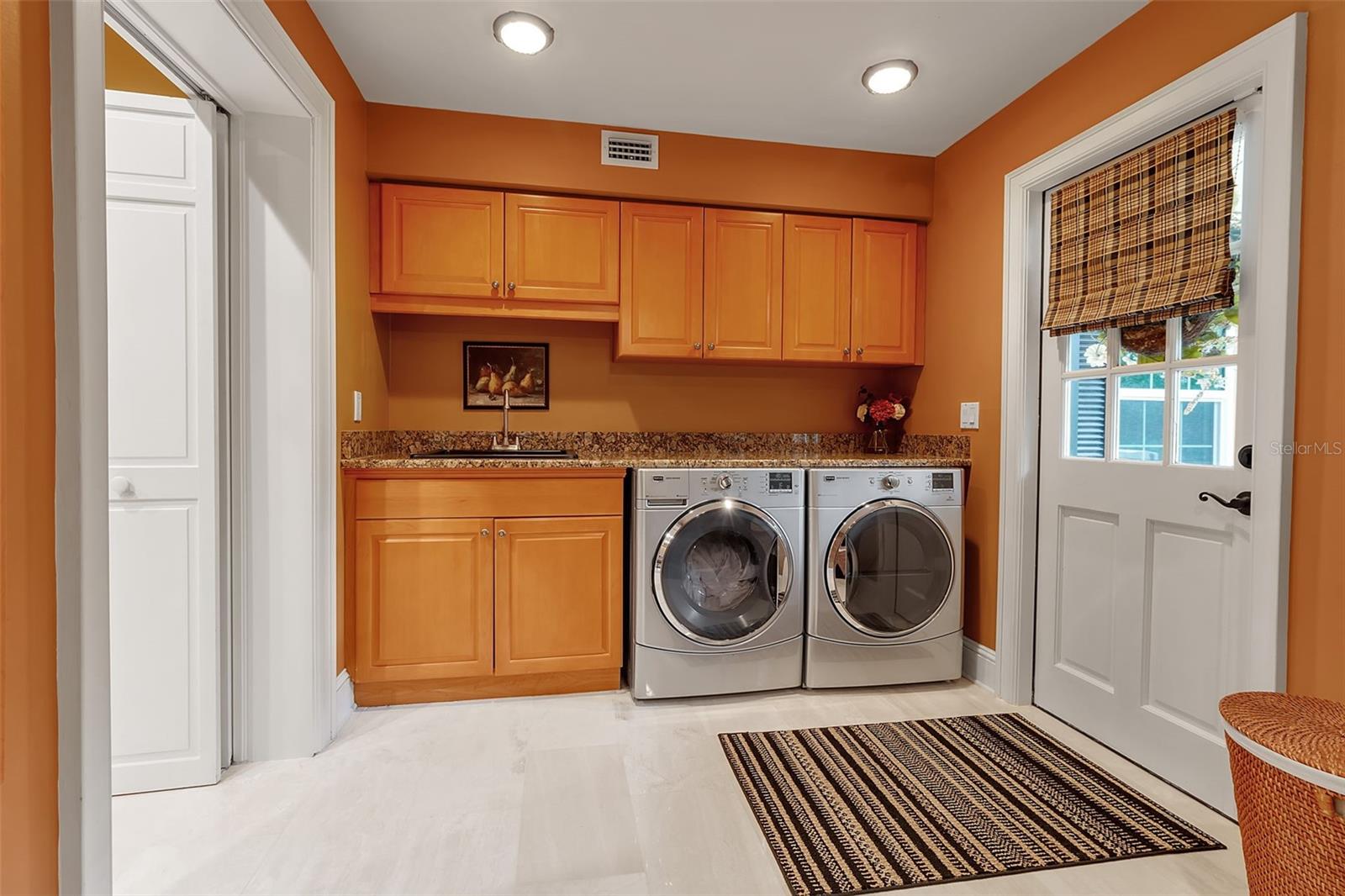 422 BLUE GARDEN LN — photo 36