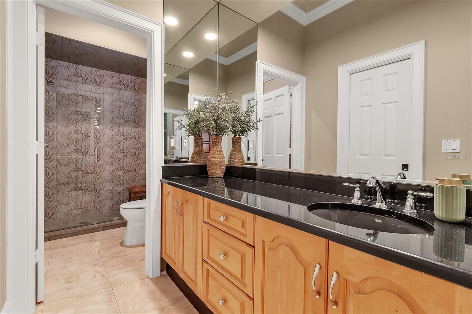 422 BLUE GARDEN LN — photo 40