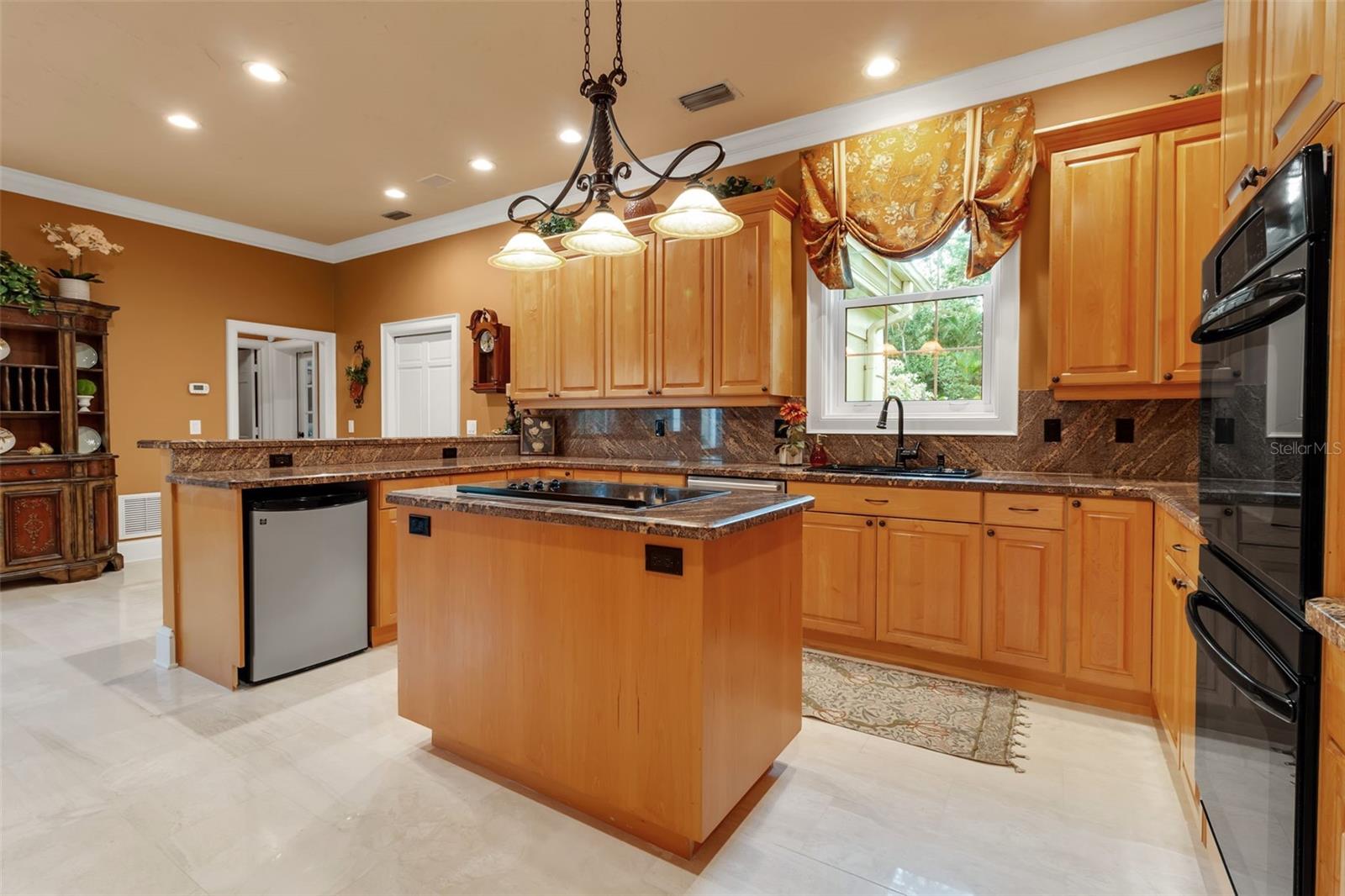 422 BLUE GARDEN LN — photo 25