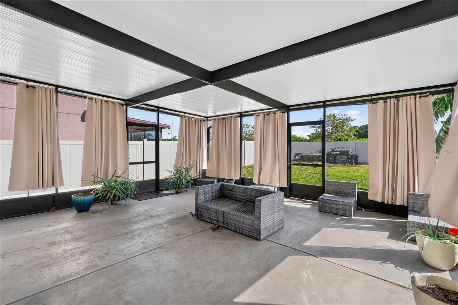 5111 WHITE CHICORY DR — photo 40