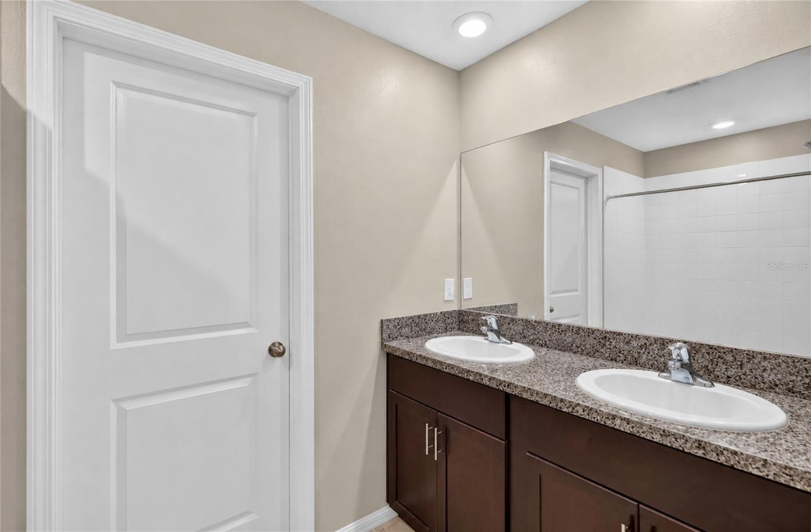 5111 WHITE CHICORY DR — photo 24