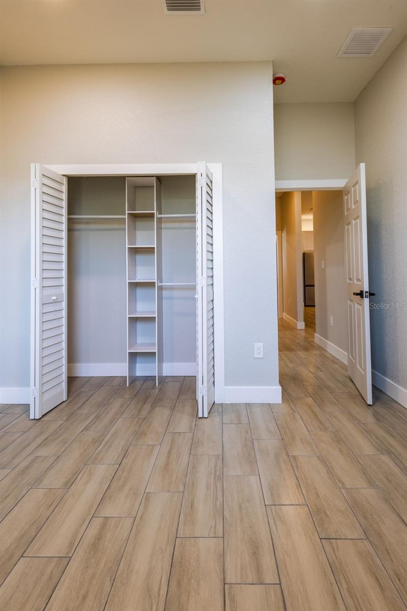 9912 GOLDEN LOOP — photo 25