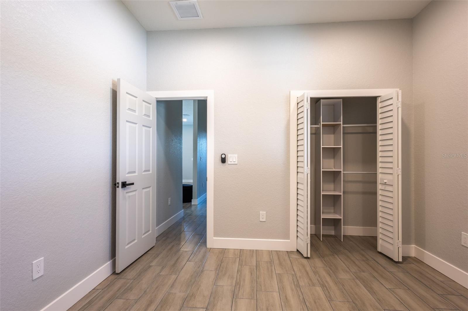 9912 GOLDEN LOOP — photo 30