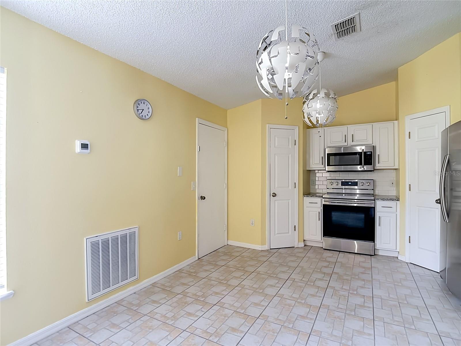 12730 KINGS LAKE DR — photo 8