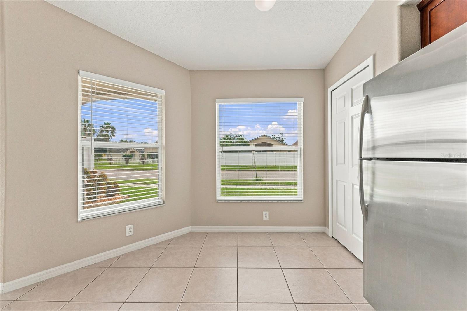 3320 CARDINAL FEATHER DR — photo 18