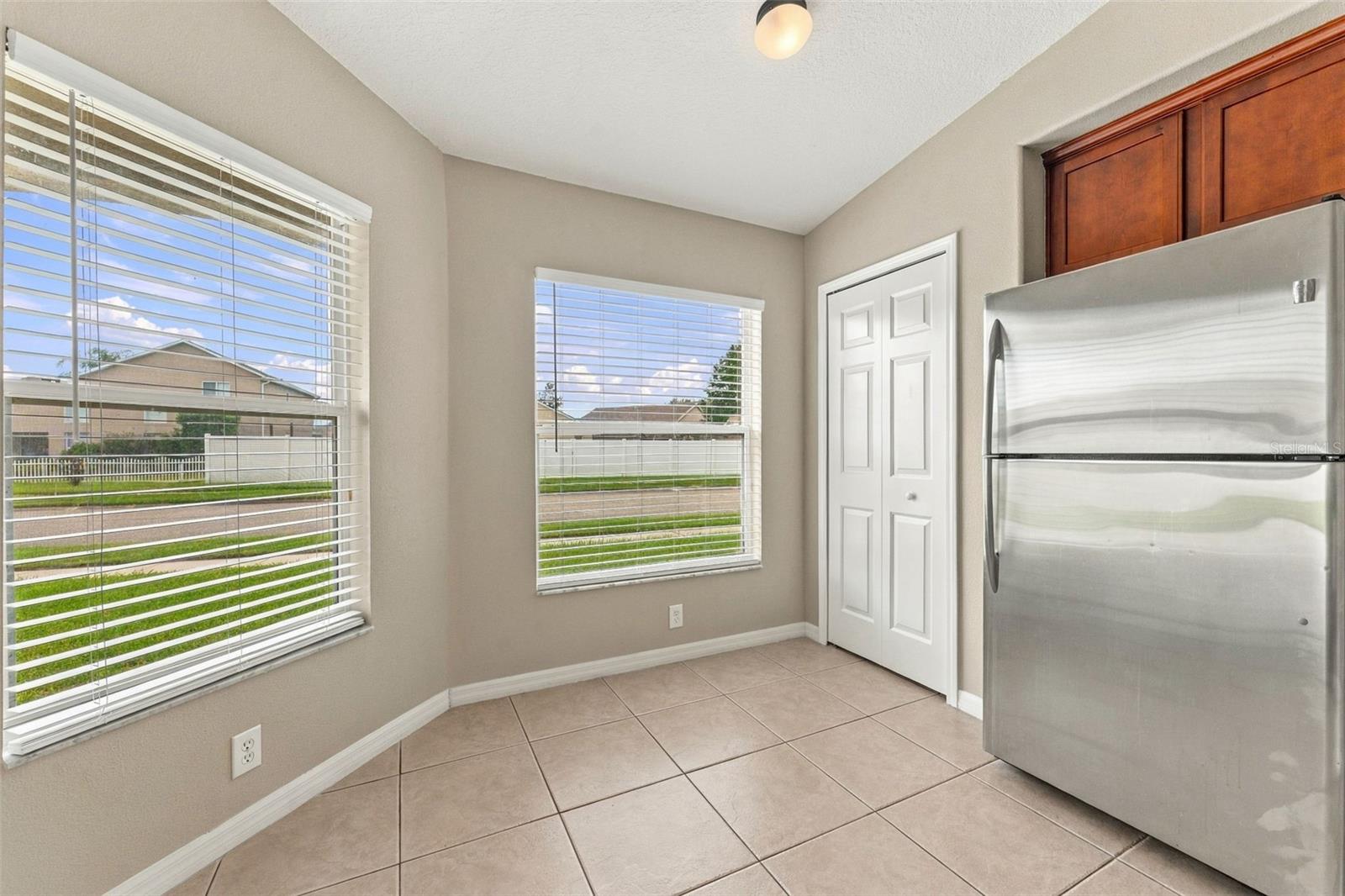 3320 CARDINAL FEATHER DR — photo 14