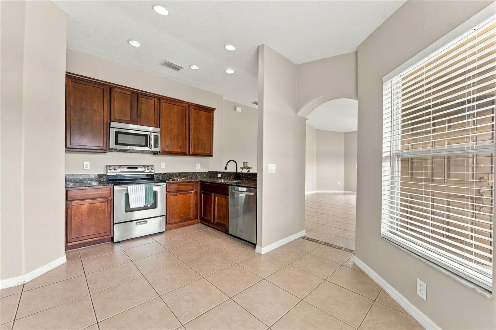 3320 CARDINAL FEATHER DR — photo 12