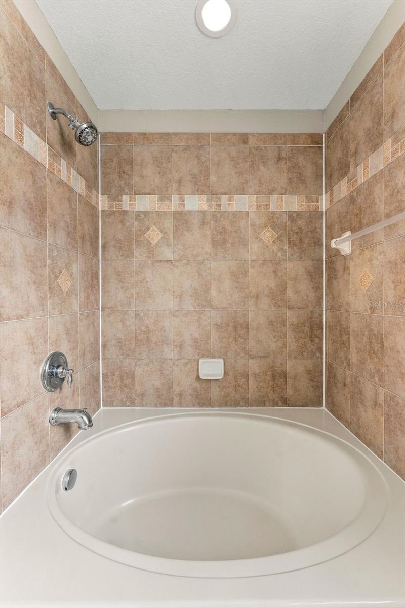3320 CARDINAL FEATHER DR — photo 23
