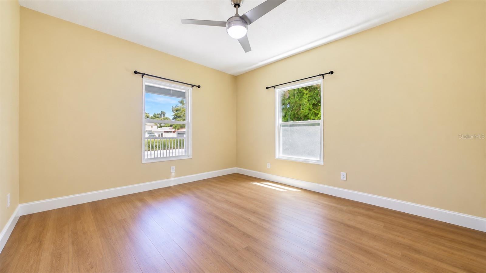 2610 W CYPRESS ST — photo 9
