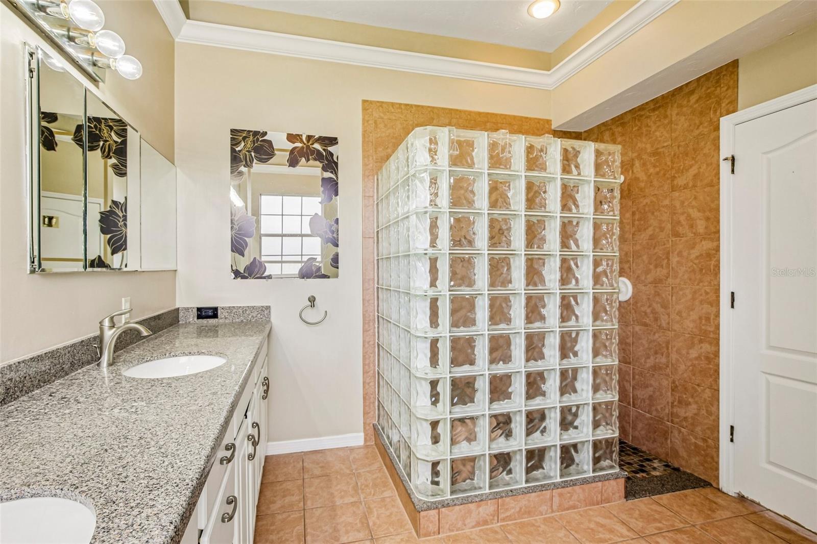 5814 FAIRWOODS CIR — photo 39