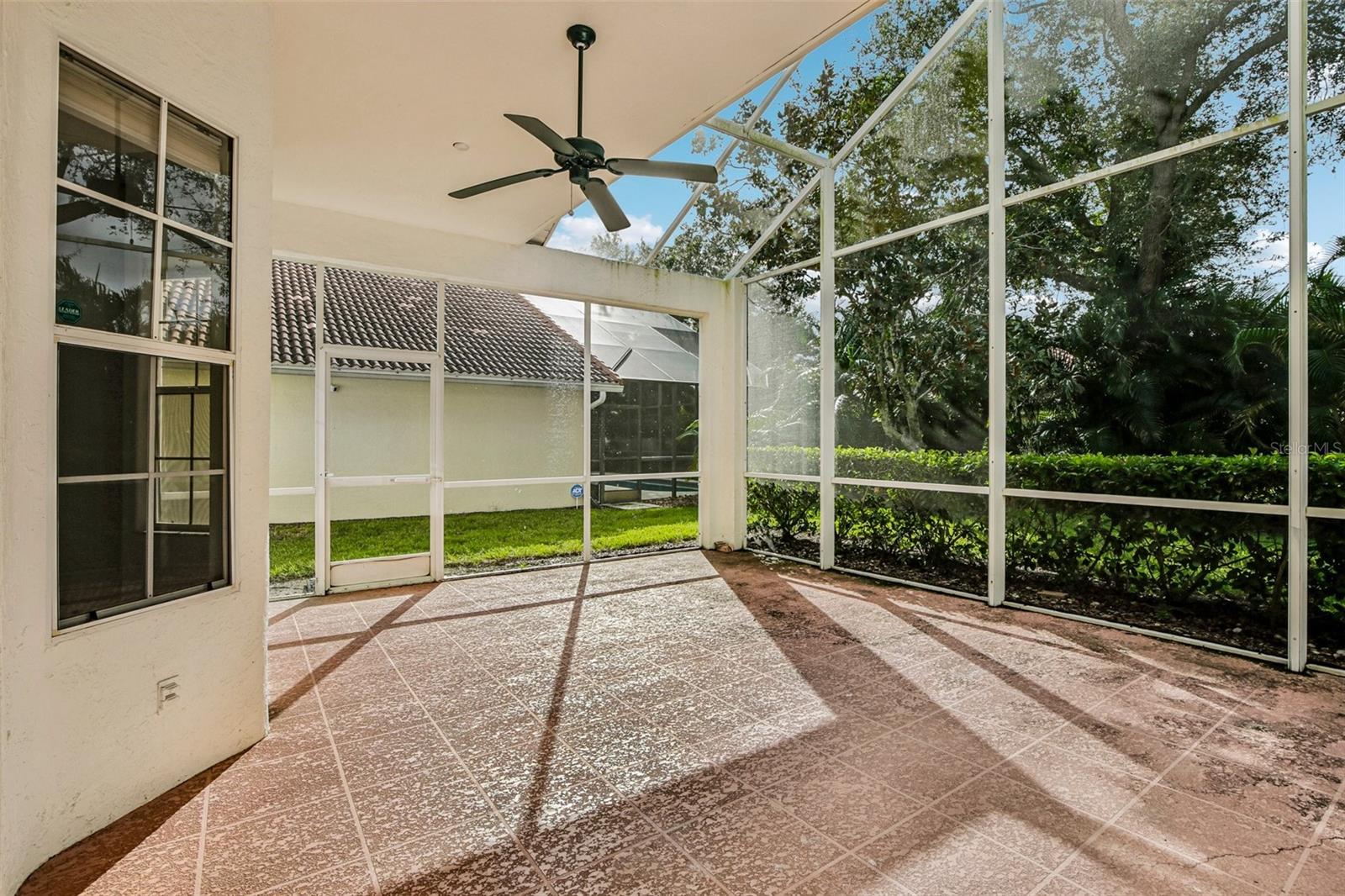 5814 FAIRWOODS CIR — photo 47