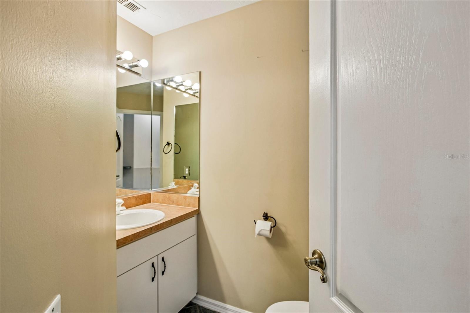 5814 FAIRWOODS CIR — photo 32