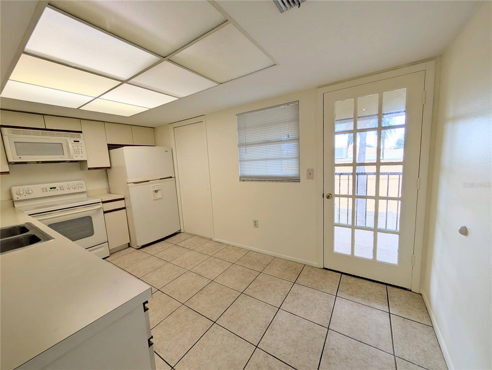 2515 BAYSHORE GARDENS PKWY #15 — photo 3