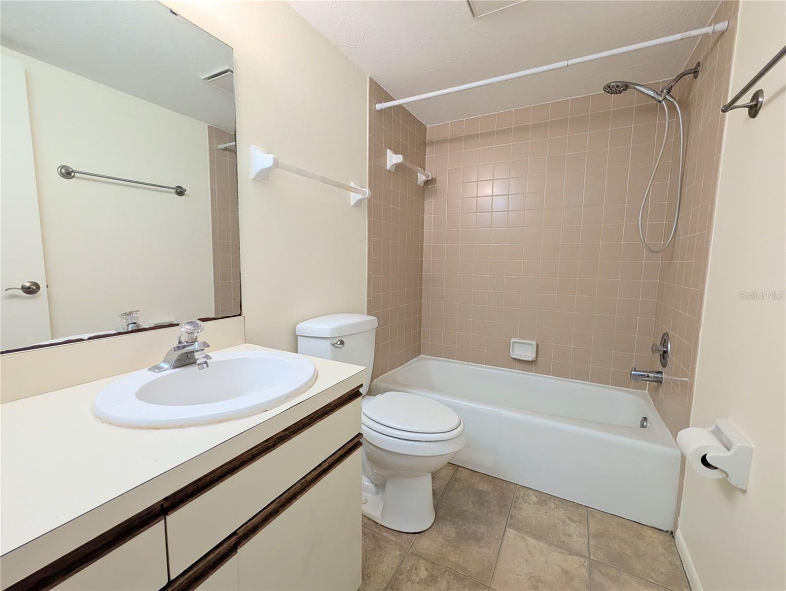 2515 BAYSHORE GARDENS PKWY #15 — photo 21