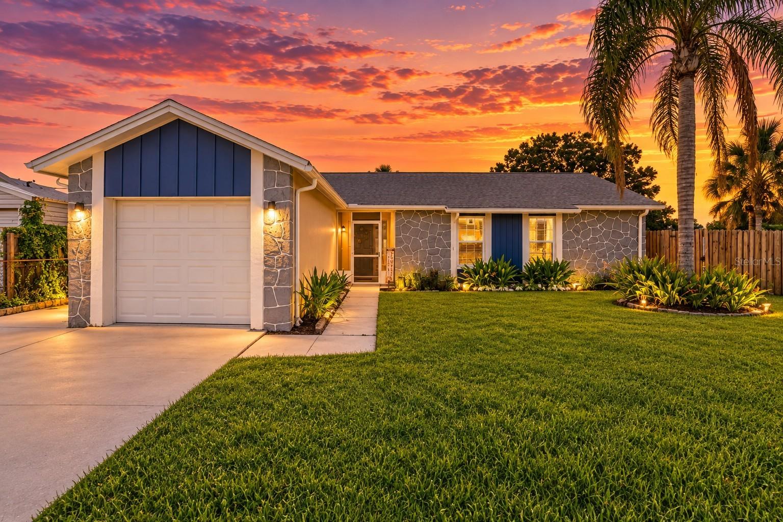 208 FLAMINGO DR — photo 3