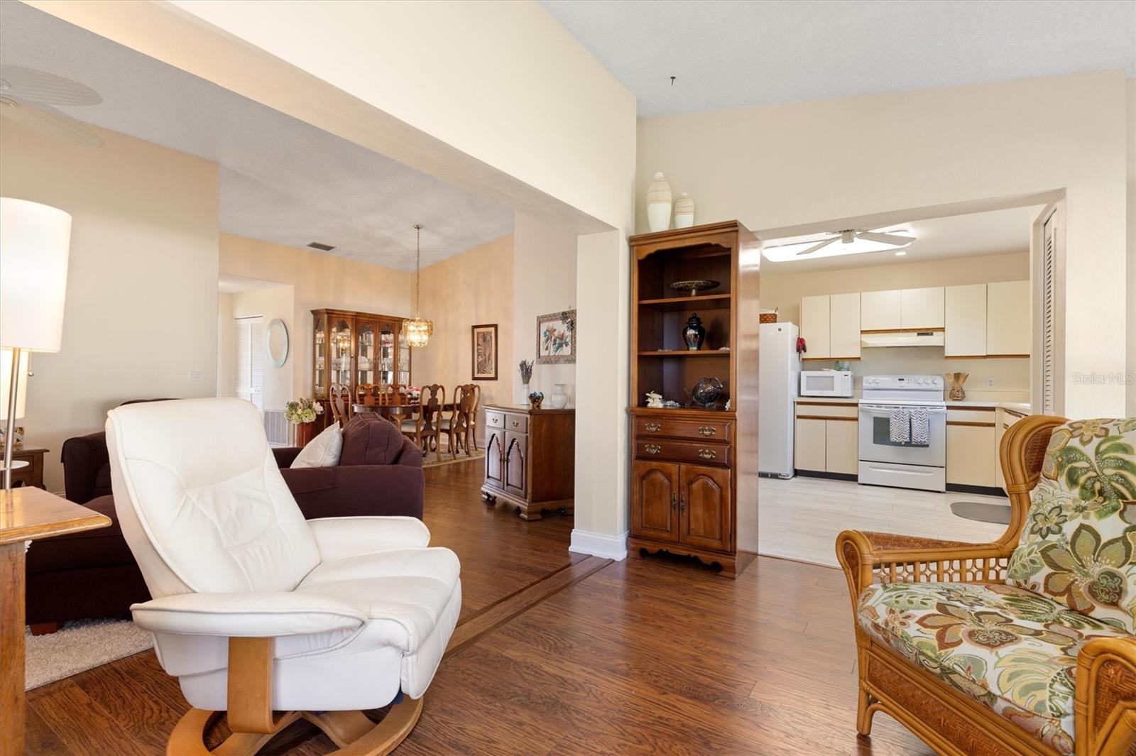 609 BRAMBLEWOOD LN #181 — photo 9