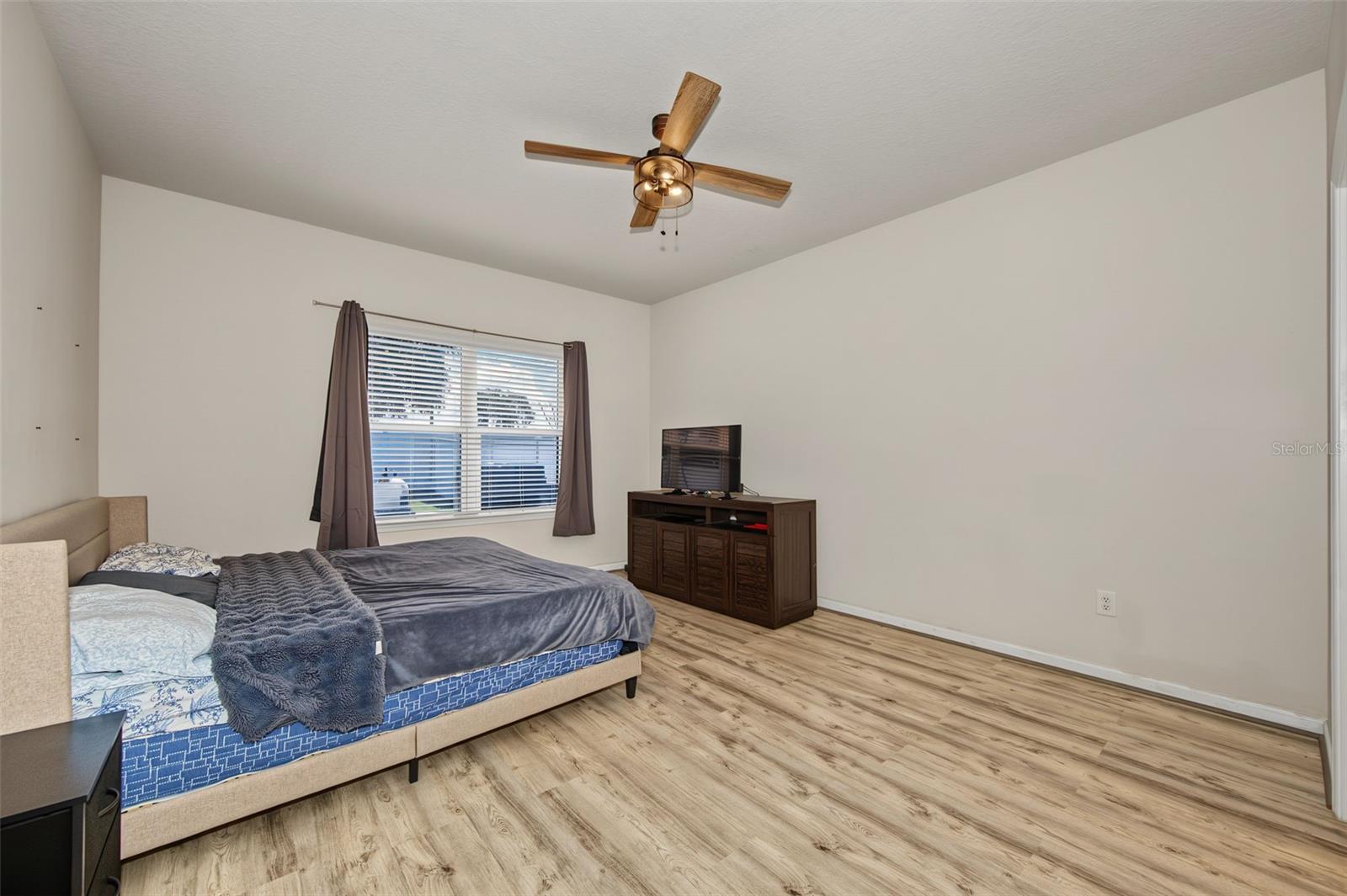 8891 PRAIRIE CREEK DR — photo 16