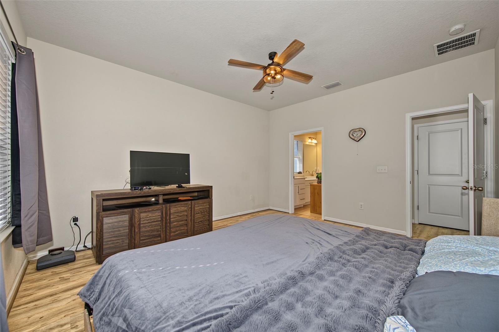8891 PRAIRIE CREEK DR — photo 18