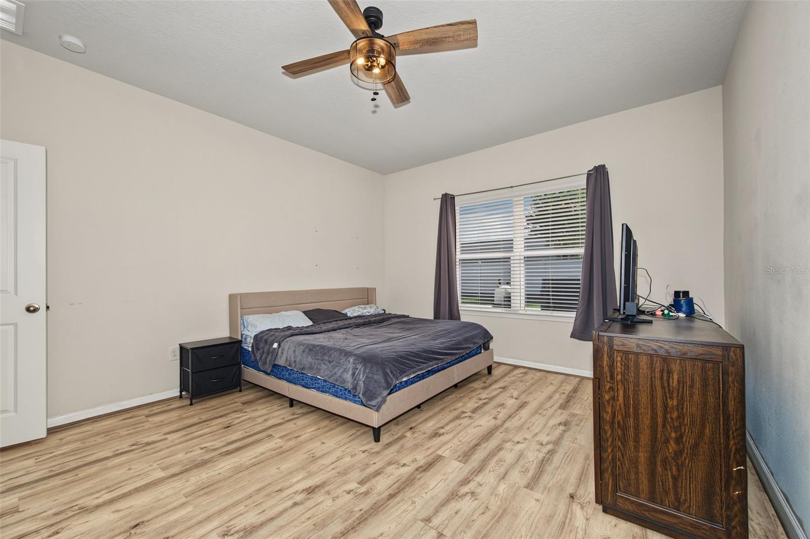 8891 PRAIRIE CREEK DR — photo 17