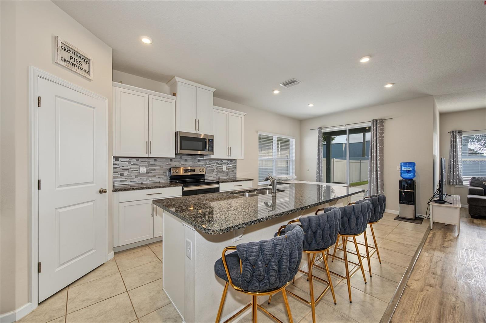 8891 PRAIRIE CREEK DR — photo 12