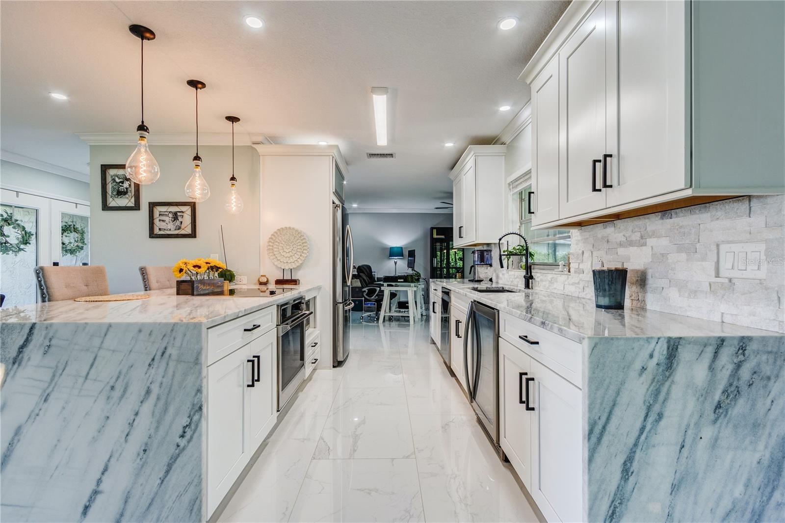 2963 LAKE SAXON DR — photo 8