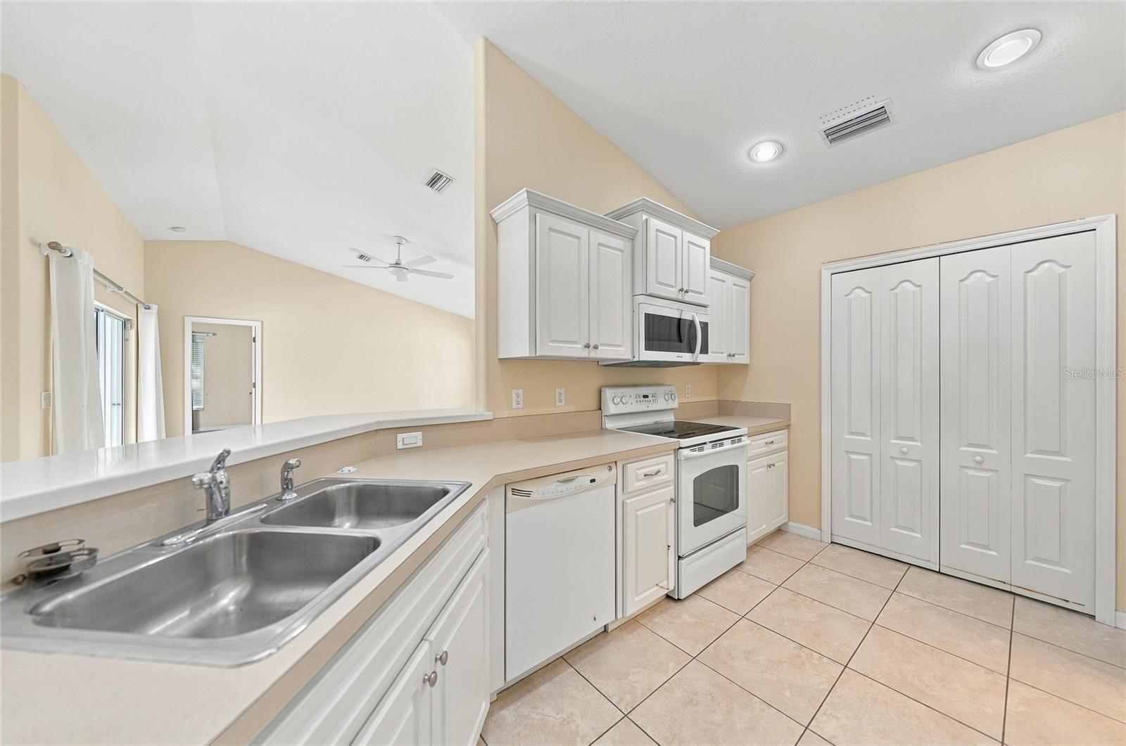 7146 SABLON RD — photo 10
