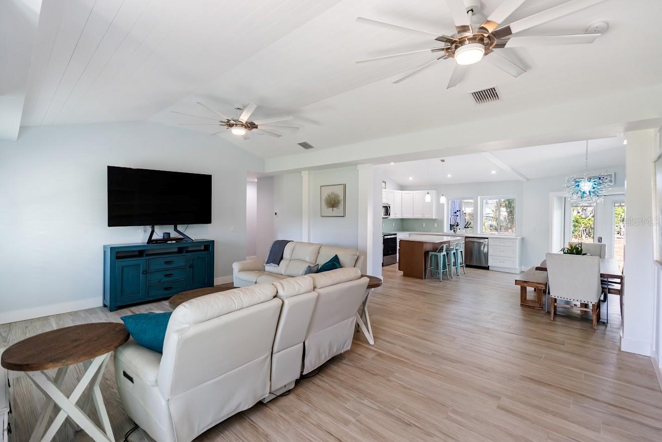 400 DONA DR — photo 17