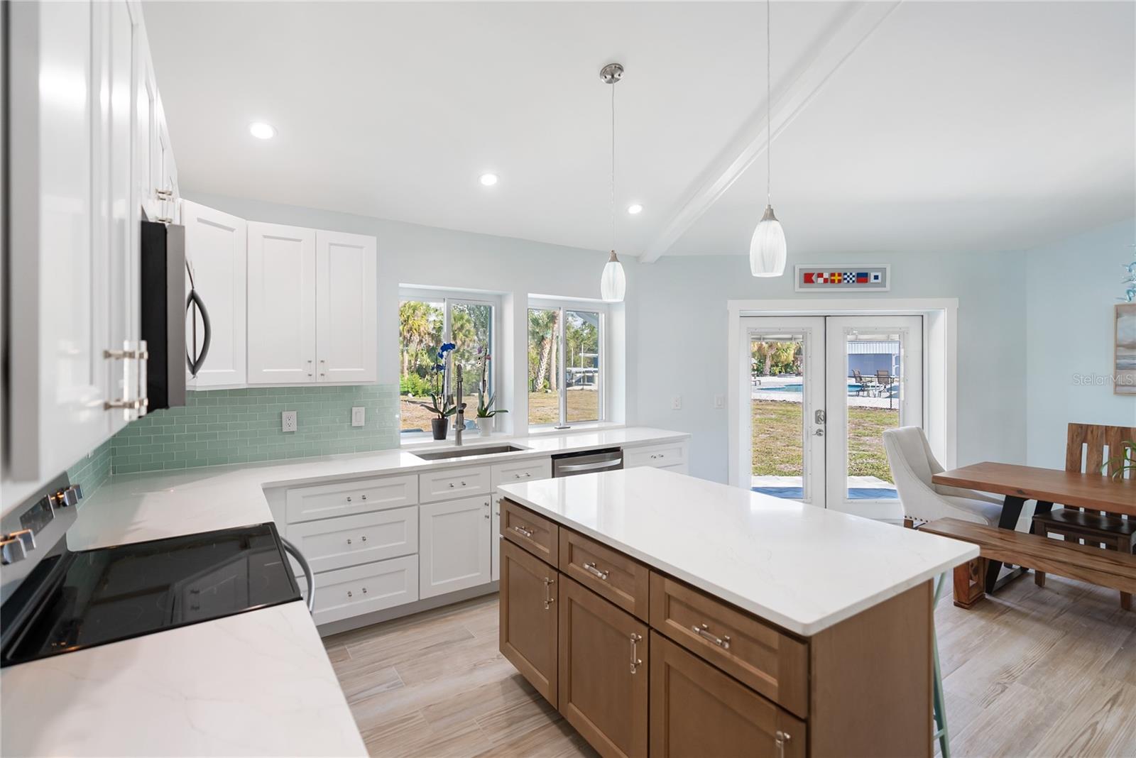 400 DONA DR — photo 8