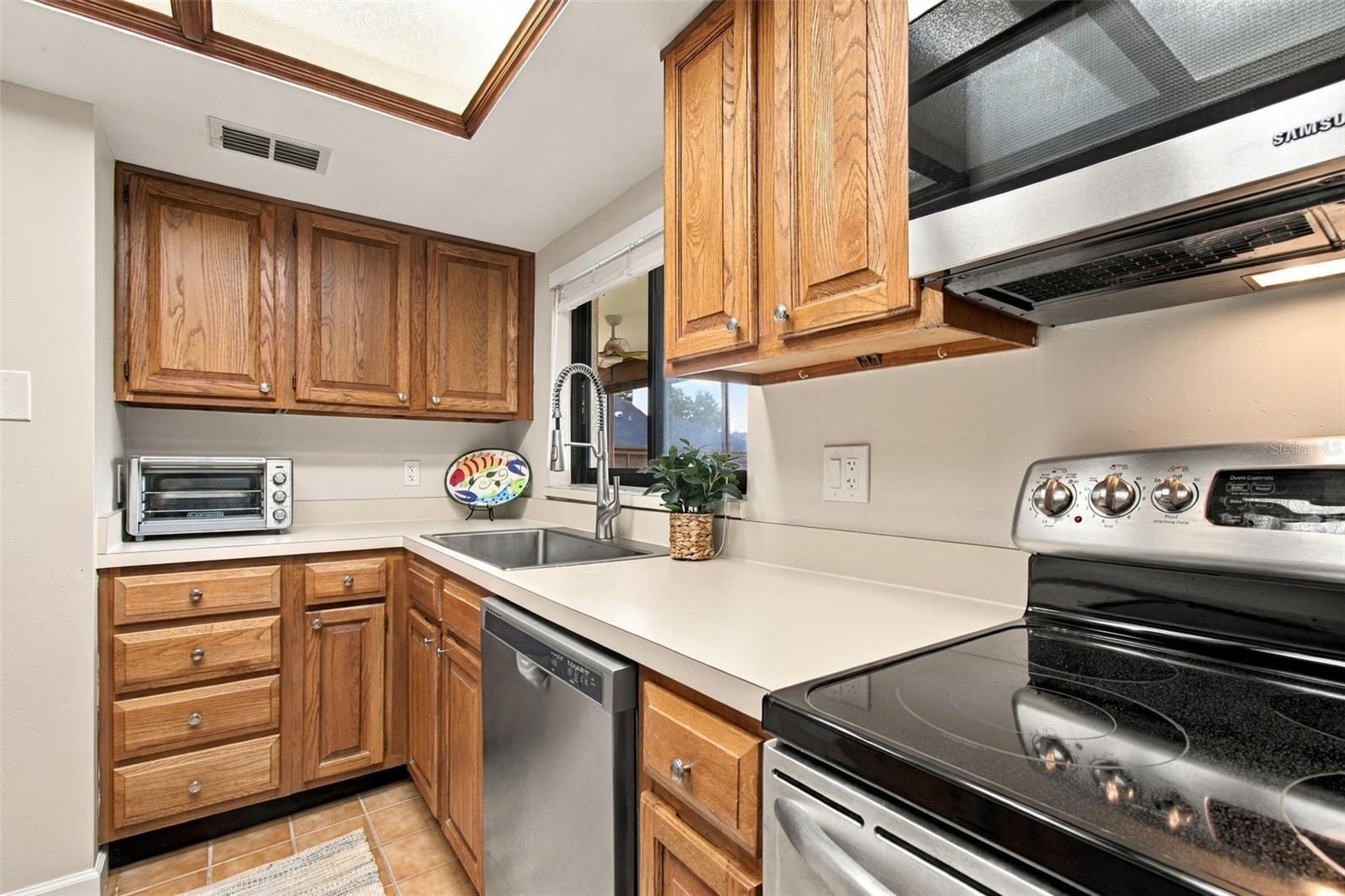 13036 VILLAGE CHASE CIR #13036 — photo 25