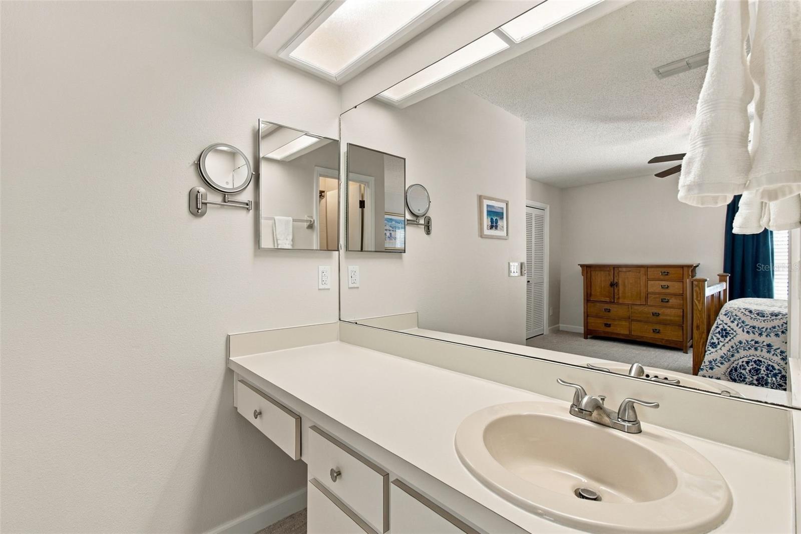 13036 VILLAGE CHASE CIR #13036 — photo 33