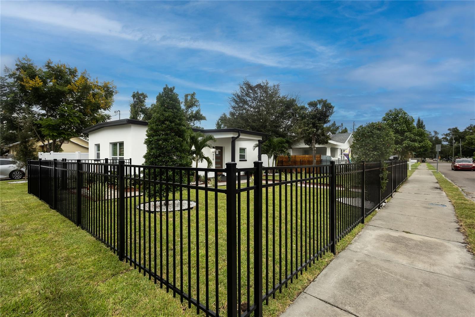 910 E OSBORNE AVE — photo 25