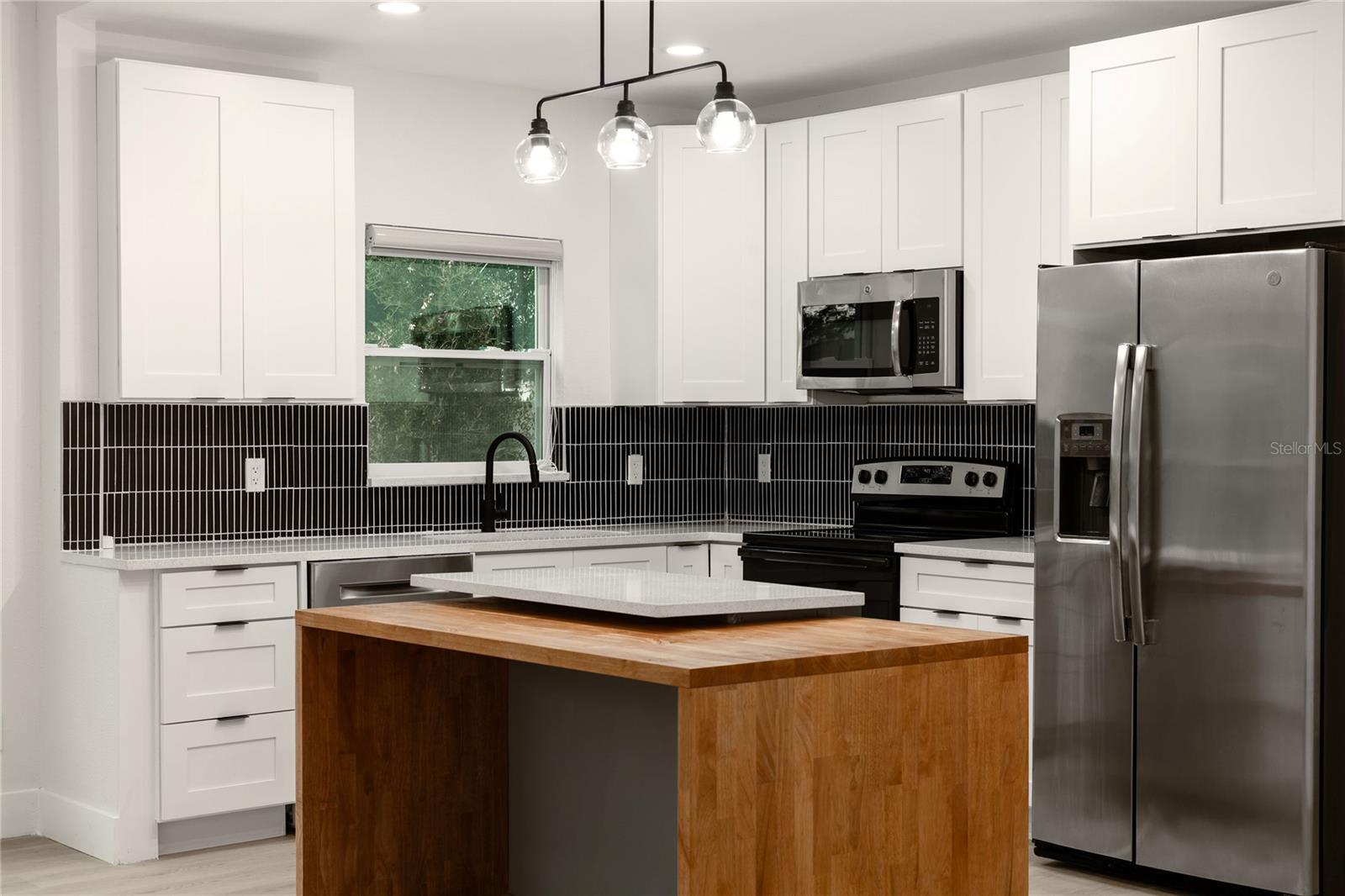910 E OSBORNE AVE — photo 19