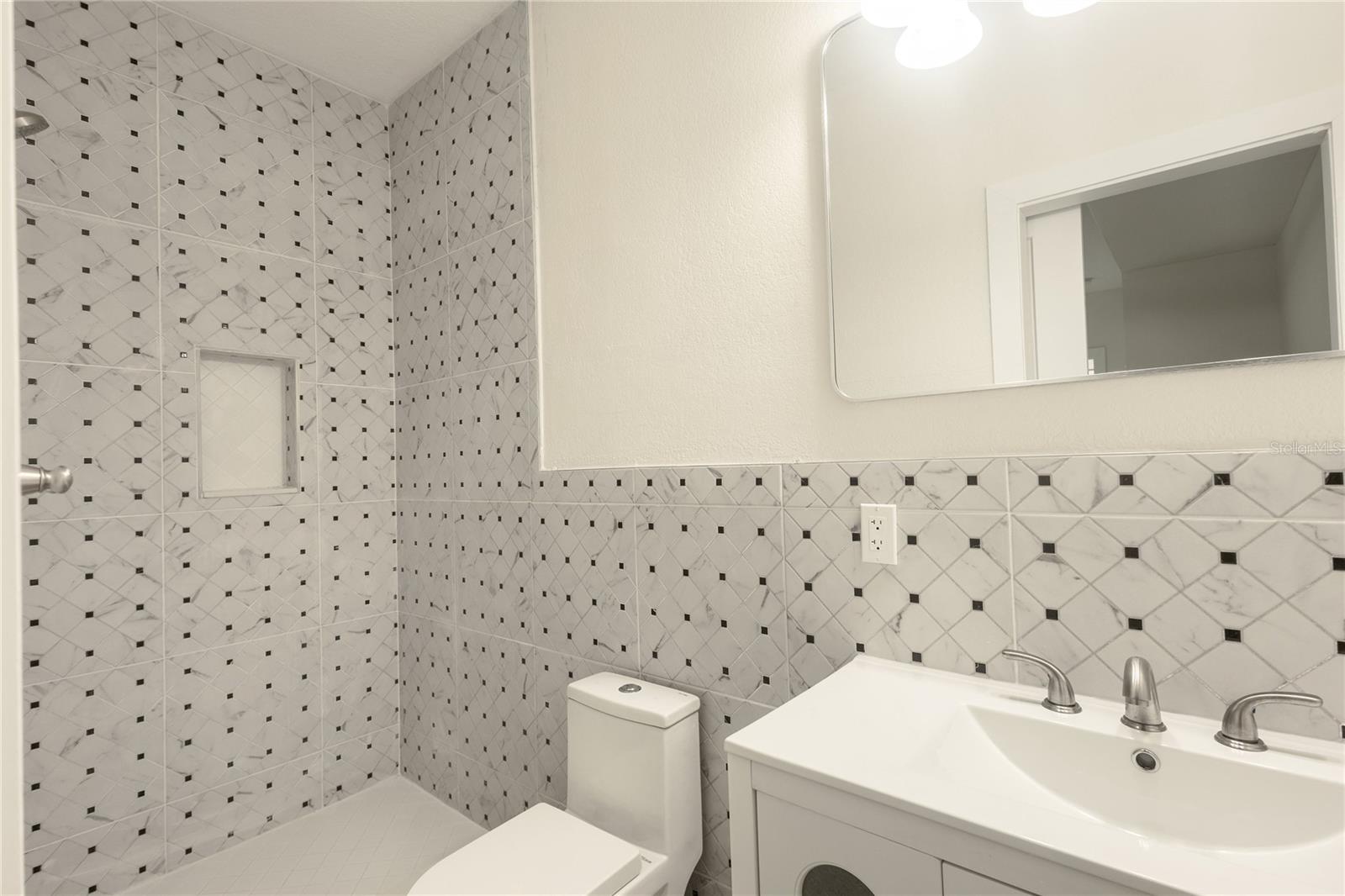 910 E OSBORNE AVE — photo 9