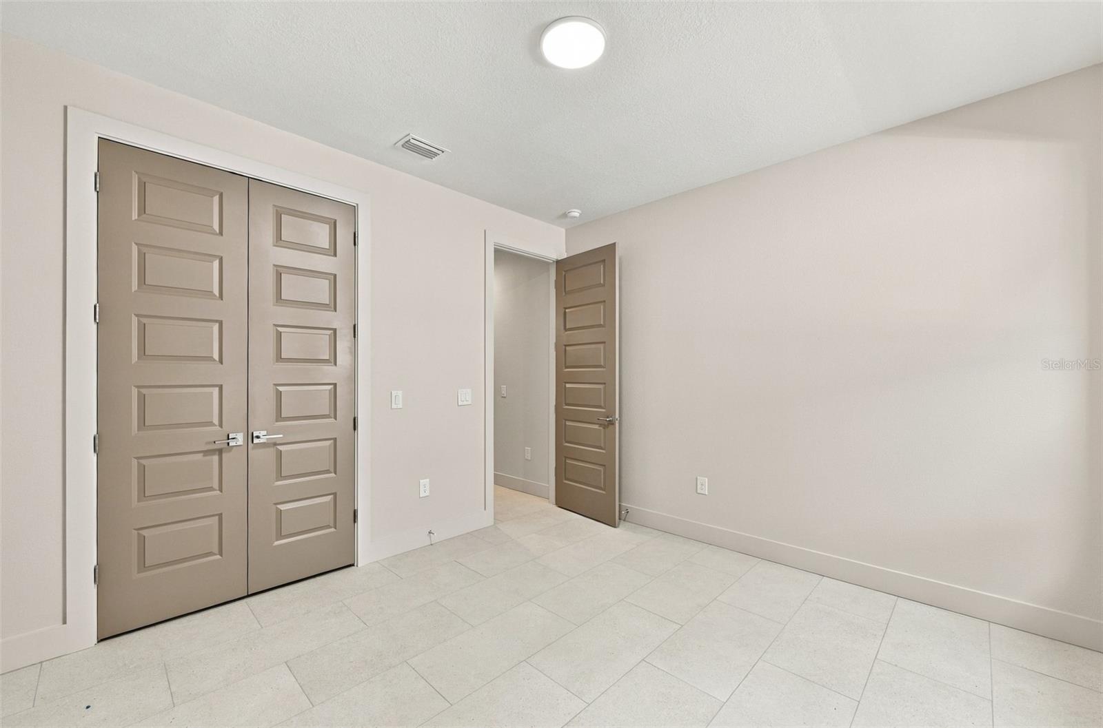 3203 W WYOMING AVE — photo 25