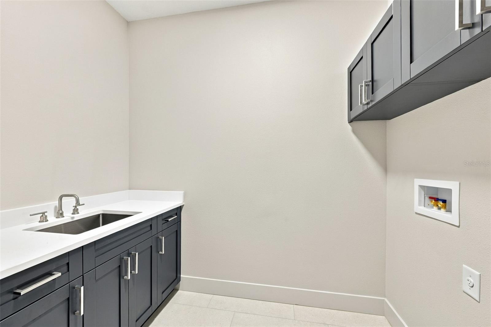 3203 W WYOMING AVE — photo 44