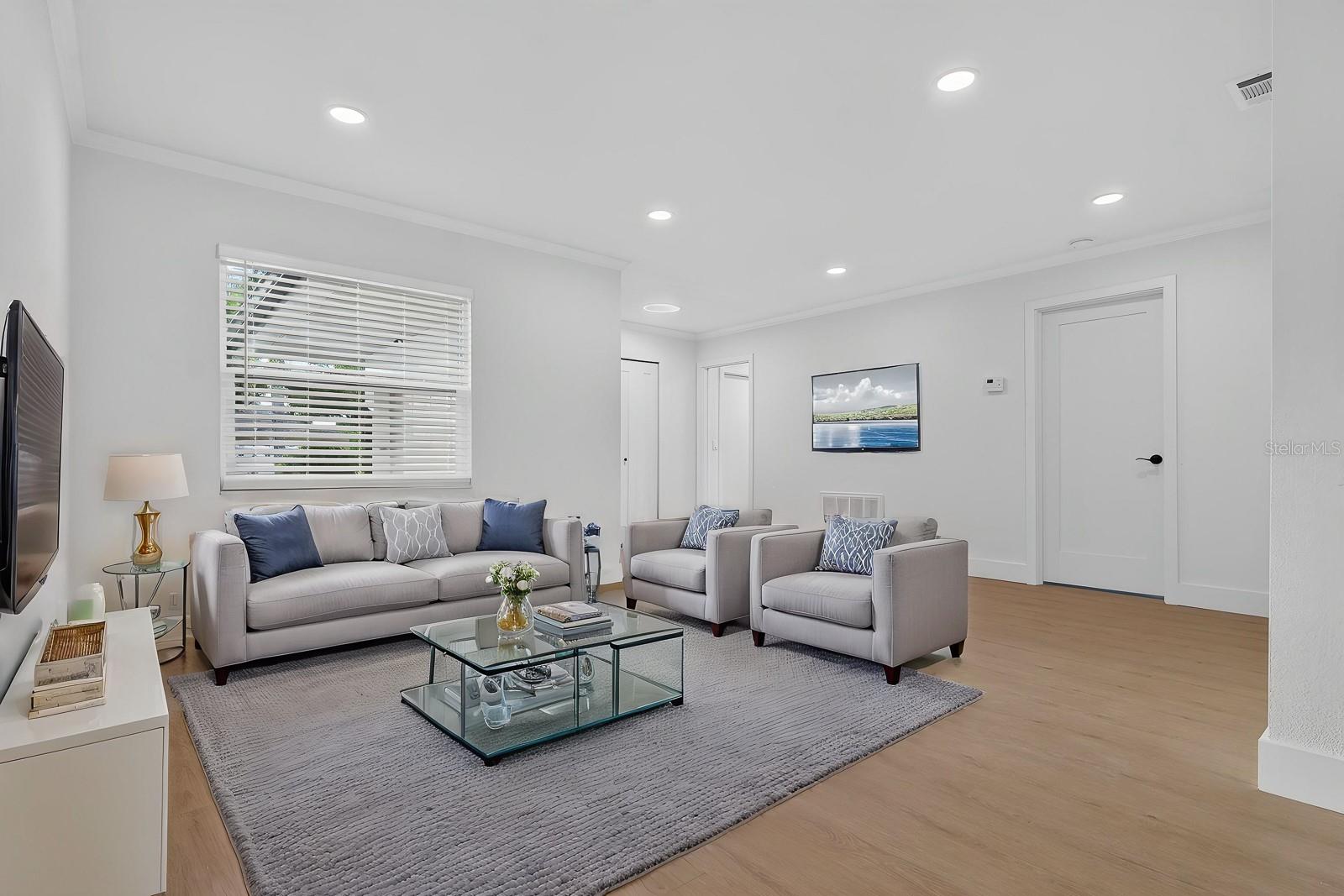 403 EVERGREEN DR — photo 35