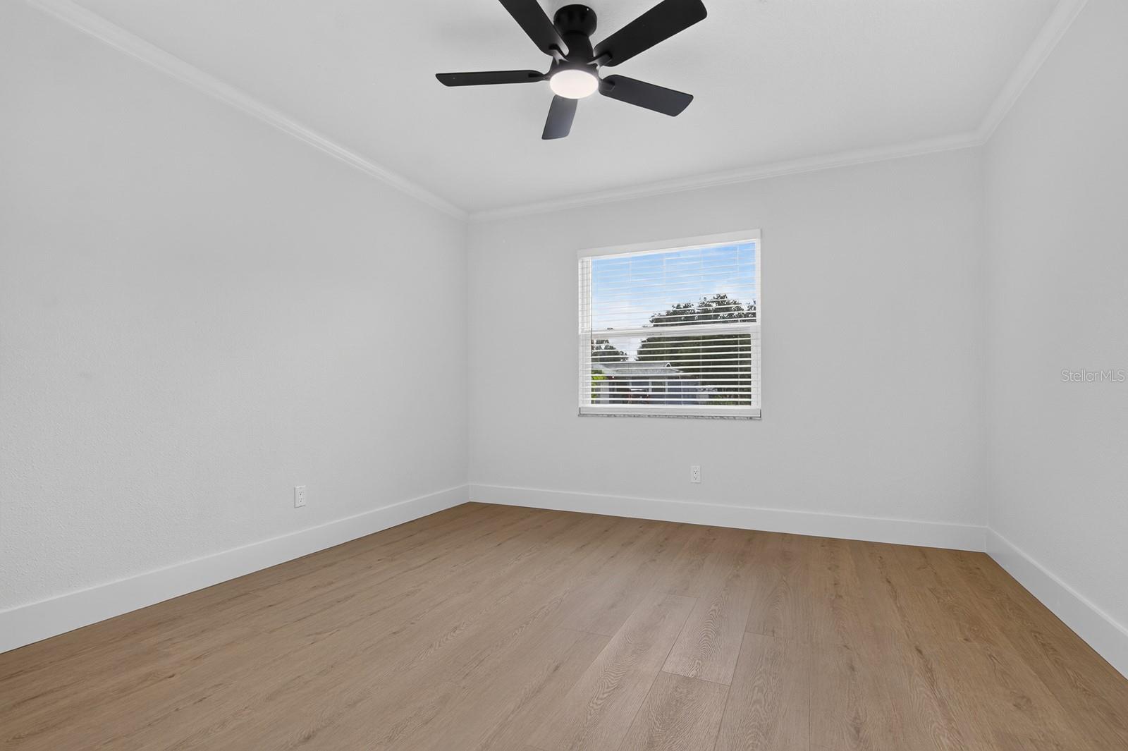 403 EVERGREEN DR — photo 30