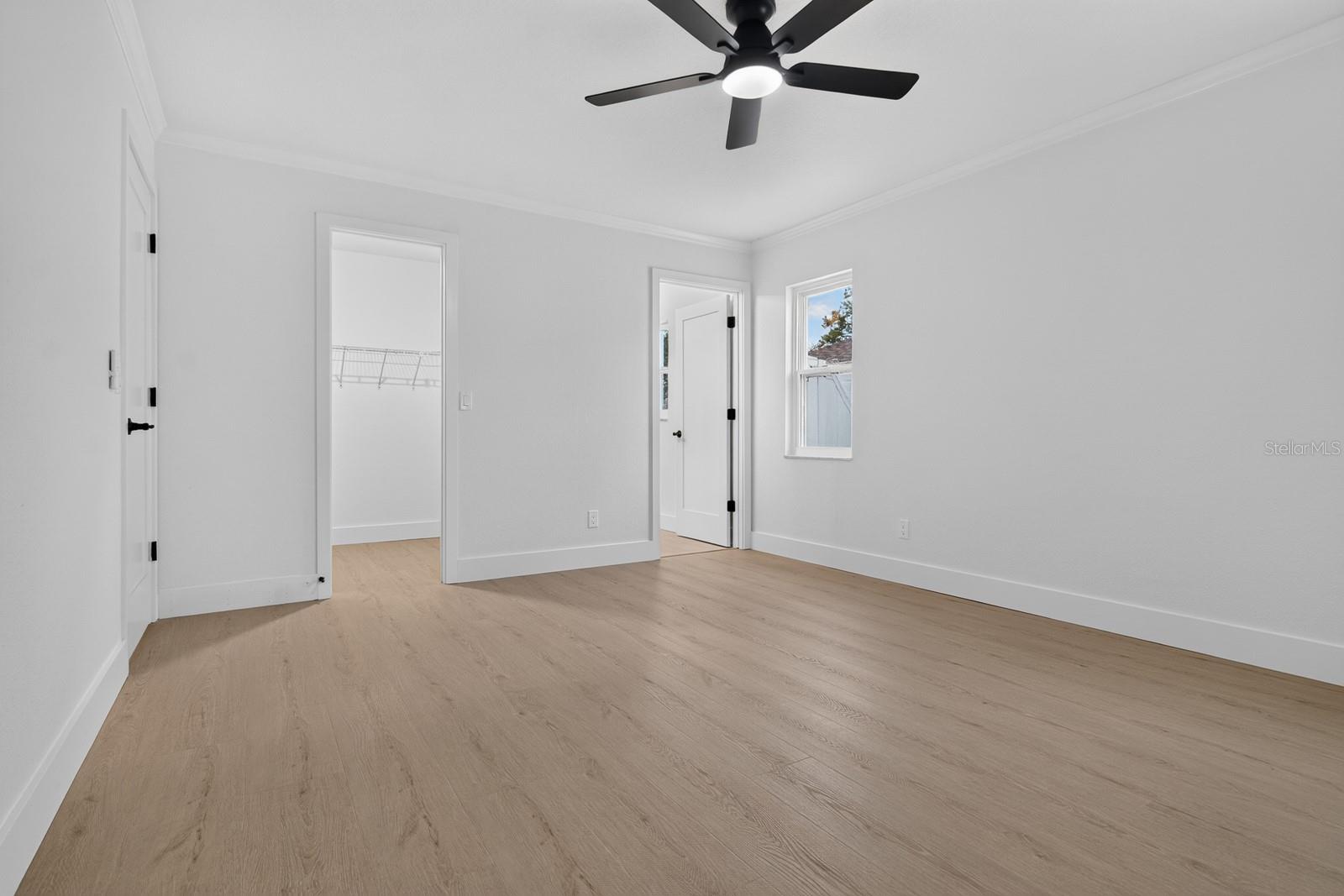 403 EVERGREEN DR — photo 31
