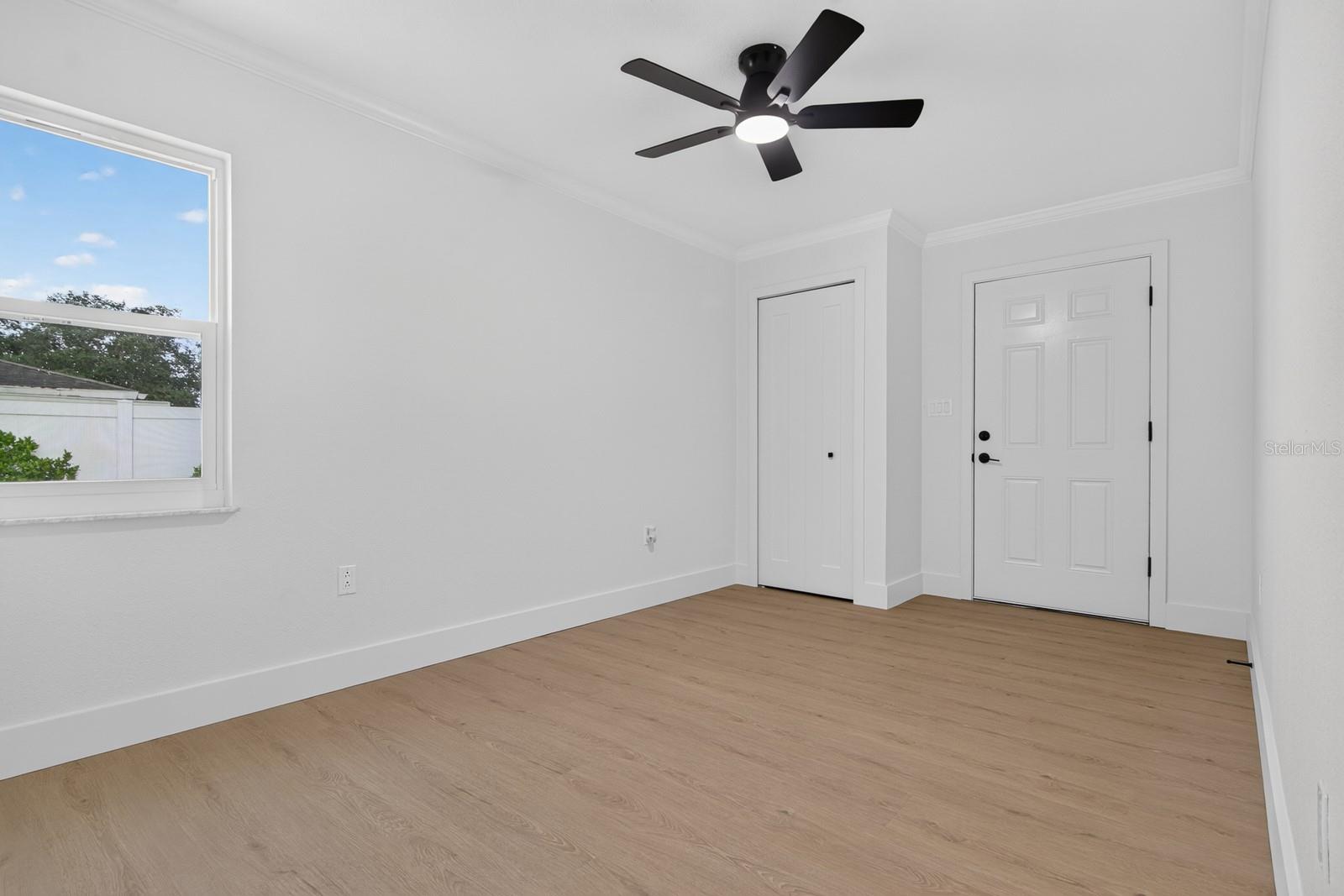 403 EVERGREEN DR — photo 29