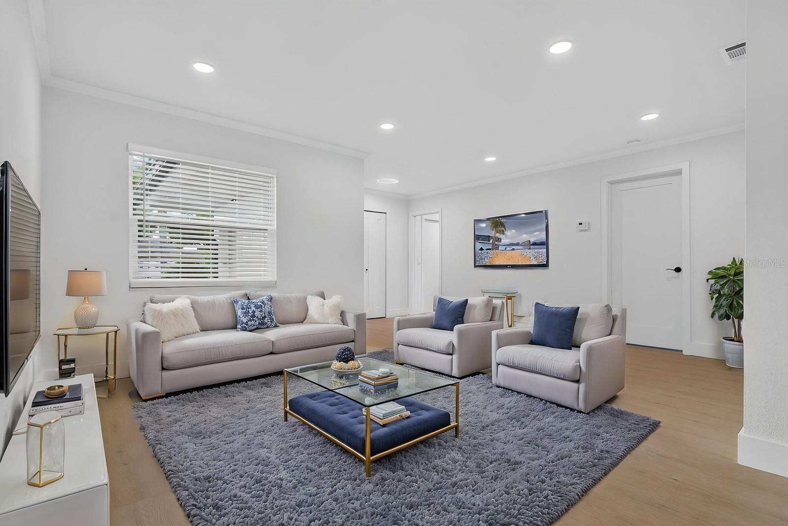 403 EVERGREEN DR — photo 3