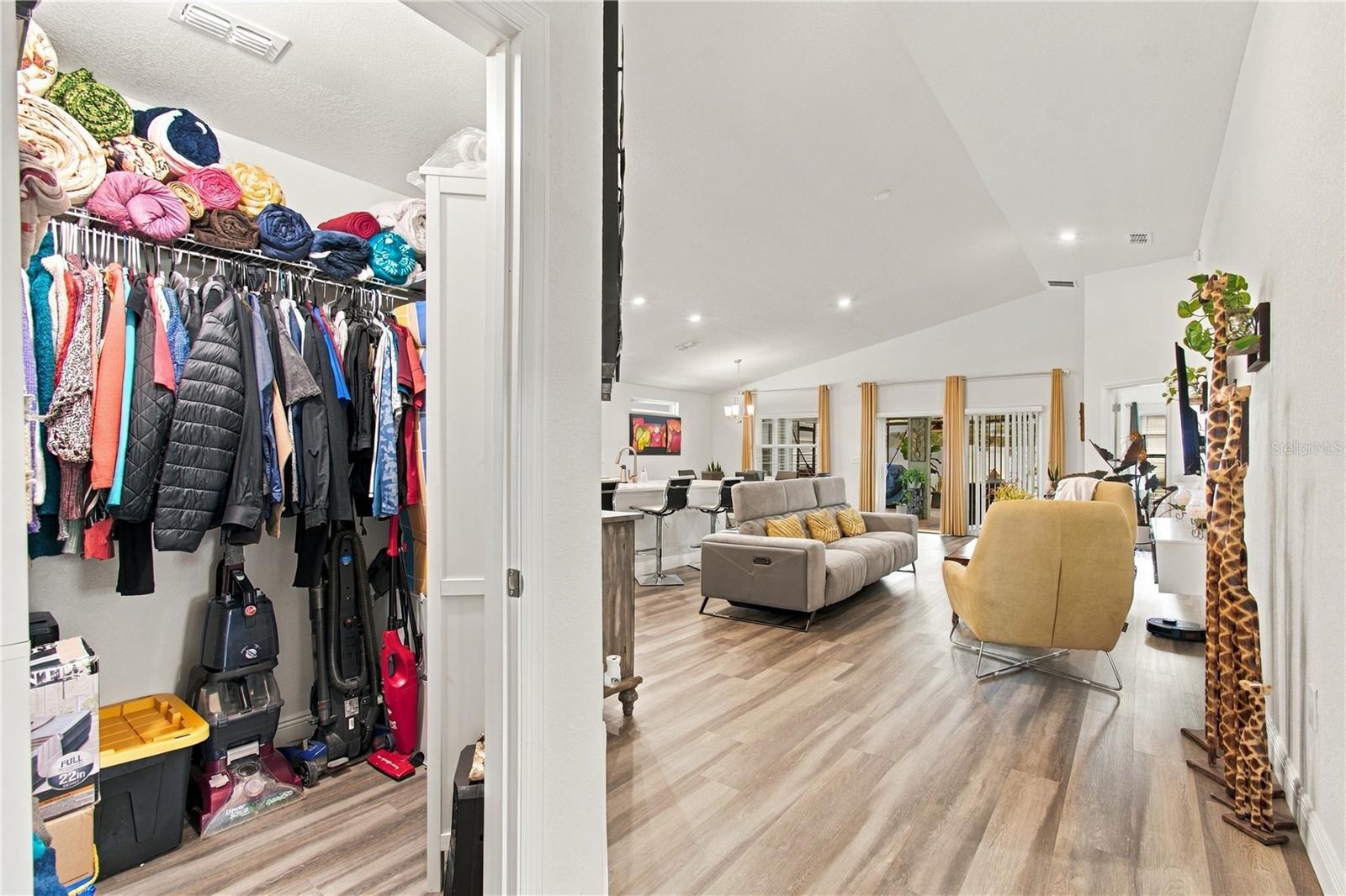 6884 ABBYWOOD LN — photo 30