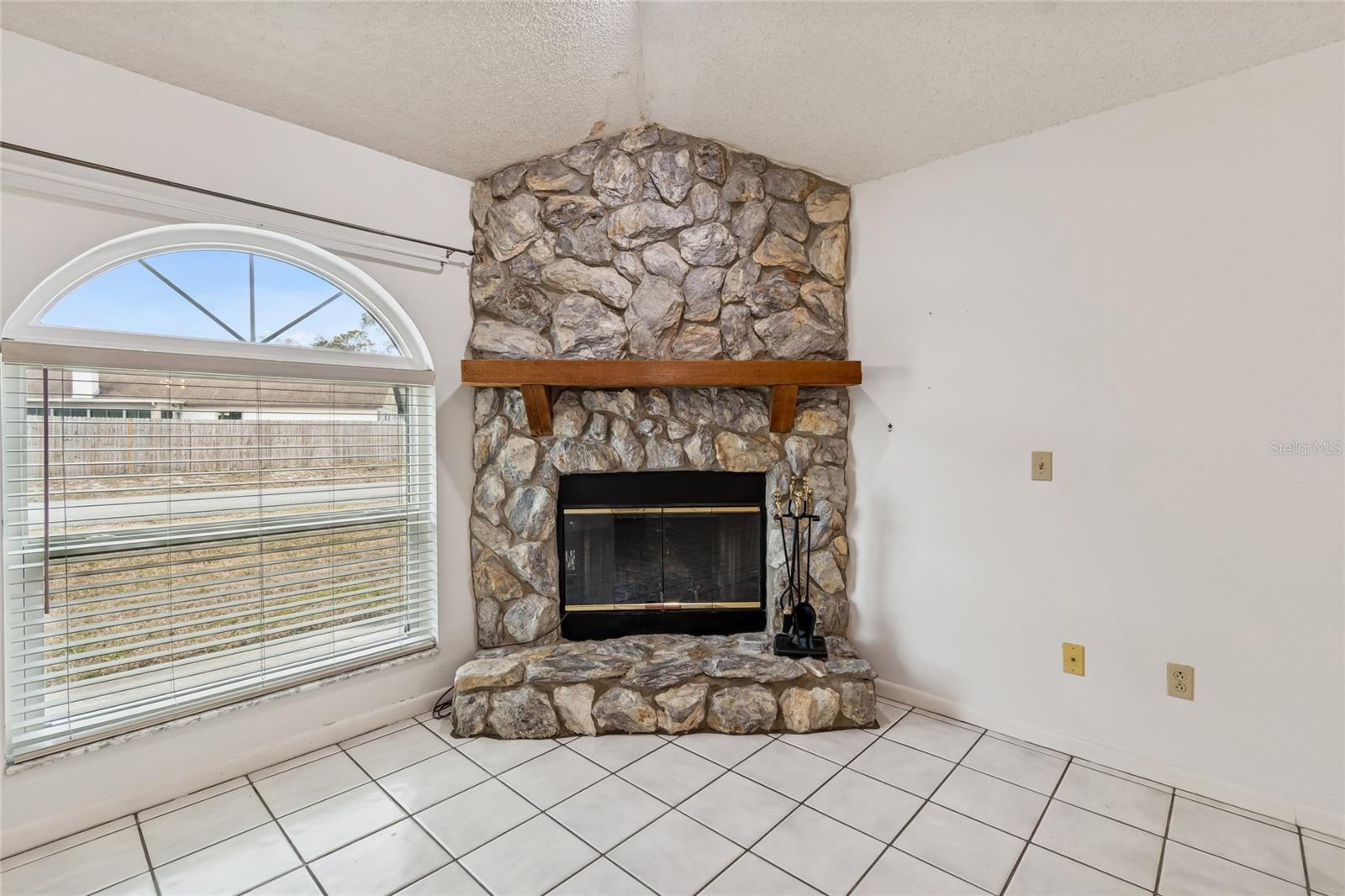 23227 CLUB VILLAS DR #38 — photo 8