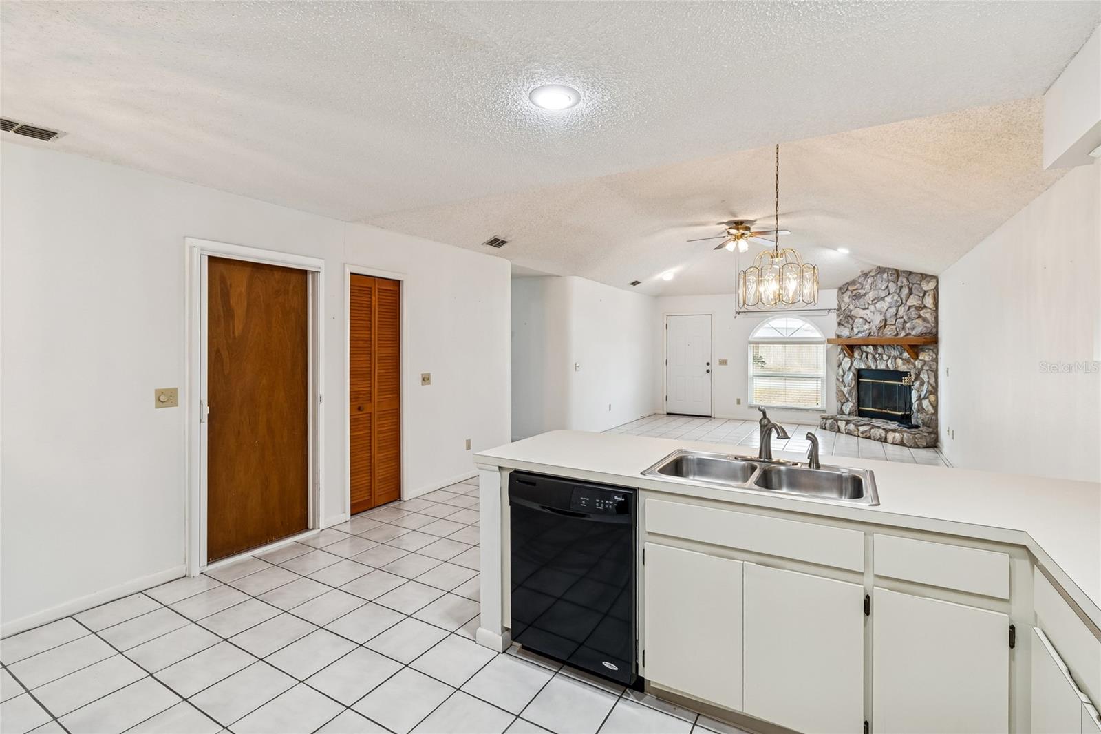 23227 CLUB VILLAS DR #38 — photo 16