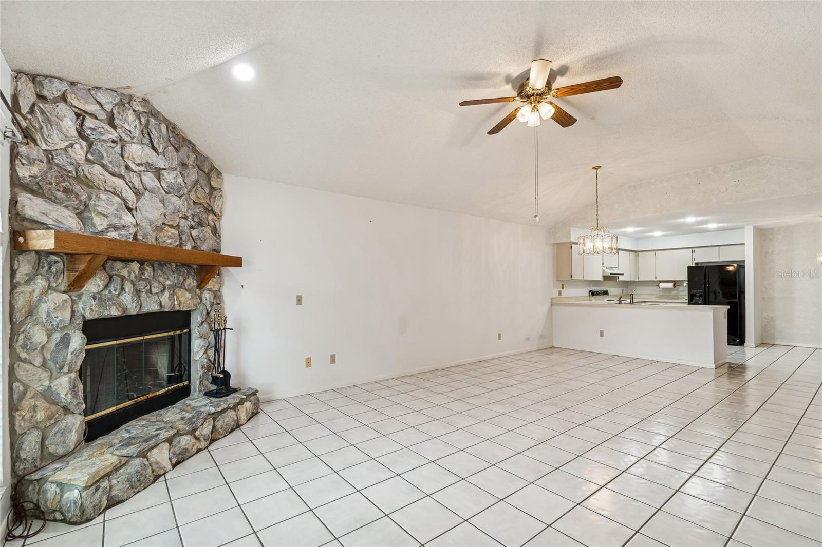 23227 CLUB VILLAS DR #38 — photo 9