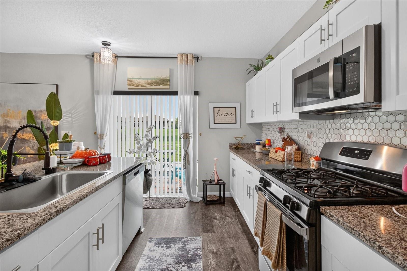13077 OAK HILL WAY — photo 29